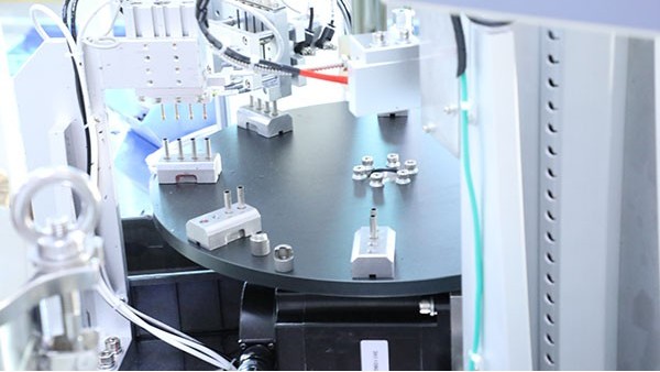 全自動高速噴射點膠機