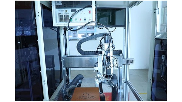 廣東精密點膠機廠家