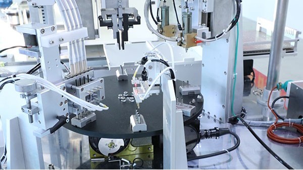 自動熱熔膠點(diǎn)膠機(jī)