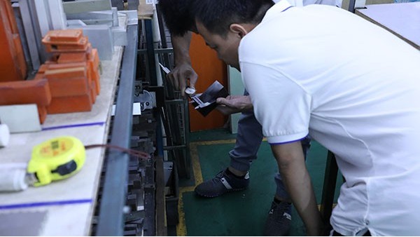 300ml點膠機-細節決定品質