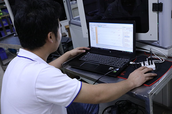 熱熔膠自動(dòng)視覺點(diǎn)膠機(jī)廠家