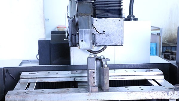 全自動(dòng)點(diǎn)膠機(jī)廠家