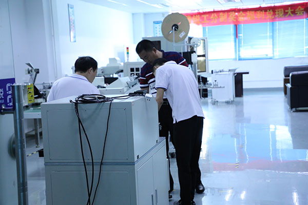 自動化點膠機生產(chǎn)廠家