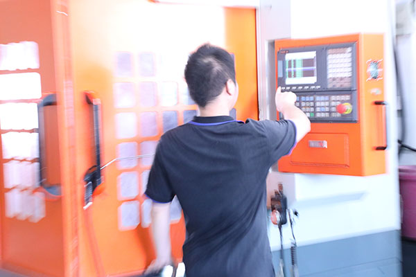 深圳四軸旋轉(zhuǎn)點膠機(jī)廠家